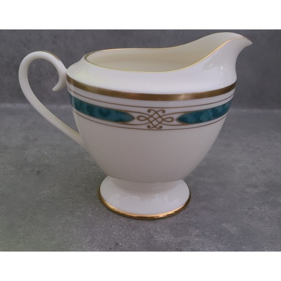 Gorham Winfield Japan Creamer 24 KT Gold Hand Banded Fine China White Green - Picture 2 of 6